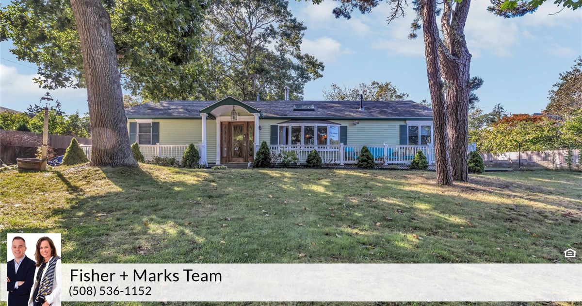 15 Pine Lane, Hyannis, MA 02601